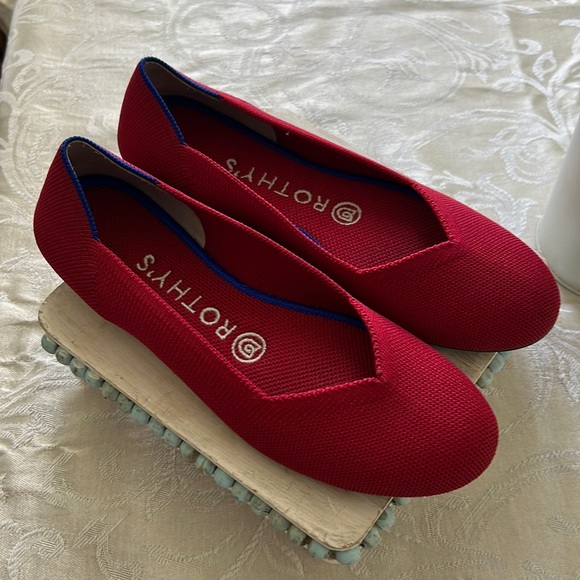 {🎉HP 🎉Rothys} Scooter Red Flats EUC - Picture 1 of 3